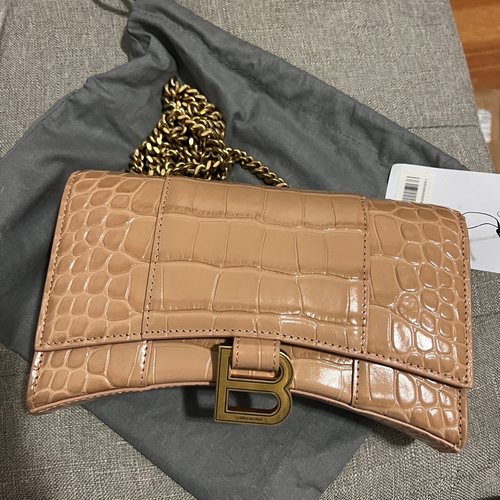 balenciaga hourglass wallet on chain light beige